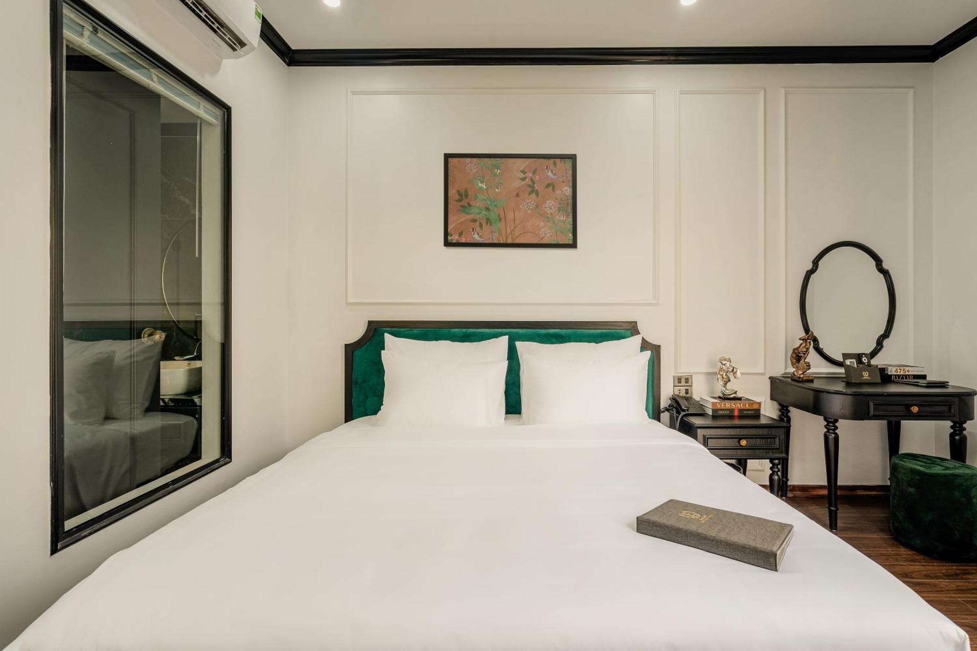 Elegant Boutique Hotel Ha Long Exterior photo