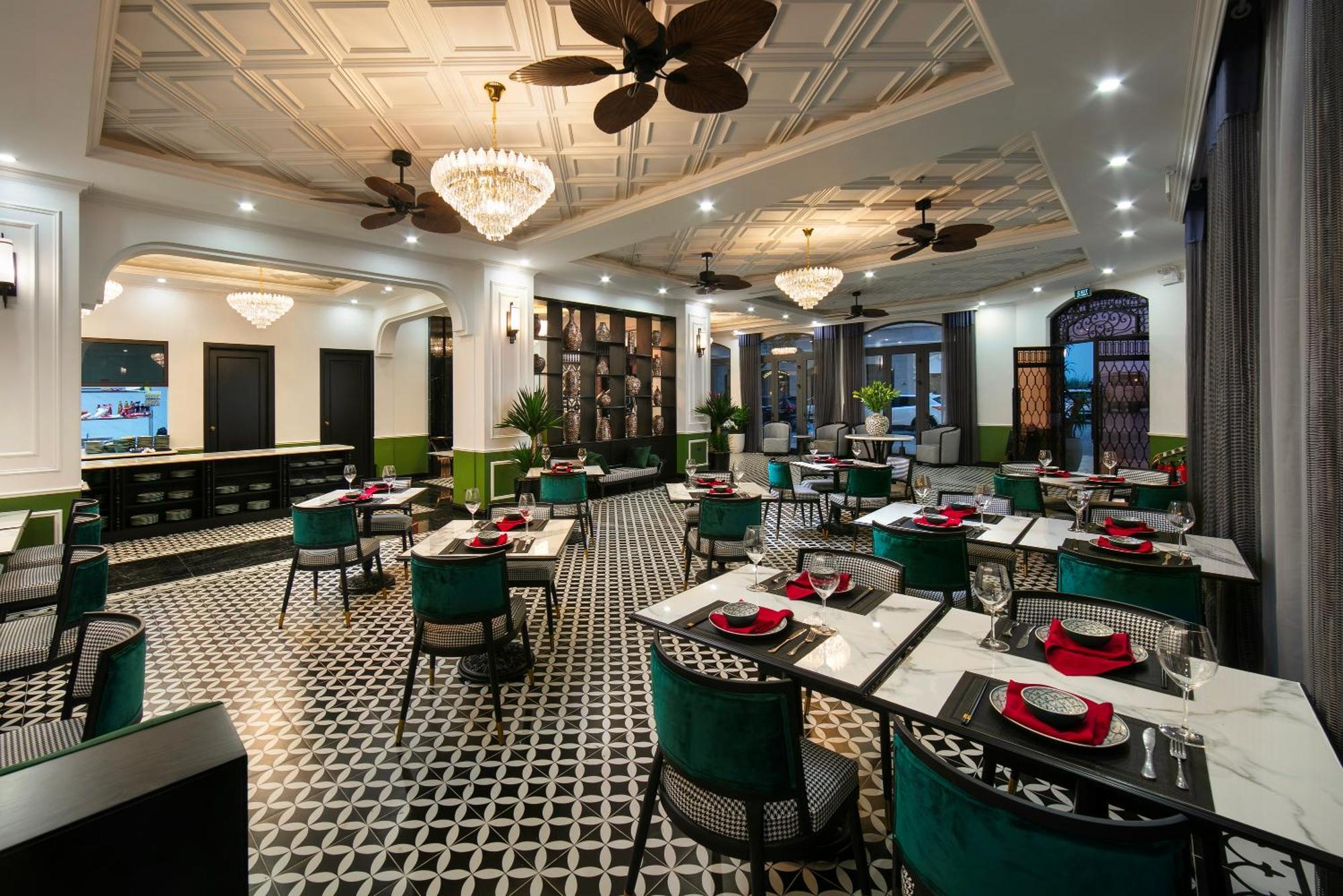 Elegant Boutique Hotel Ha Long Exterior photo