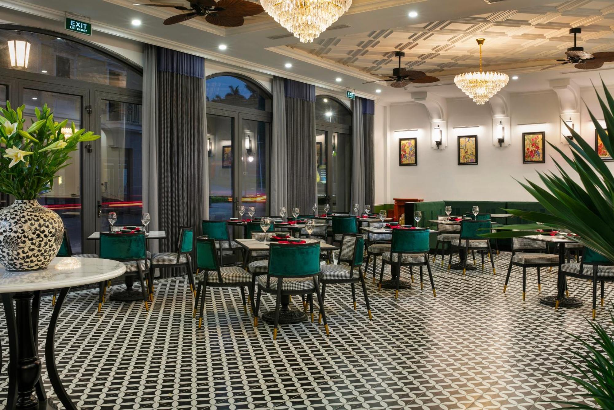 Elegant Boutique Hotel Ha Long Exterior photo