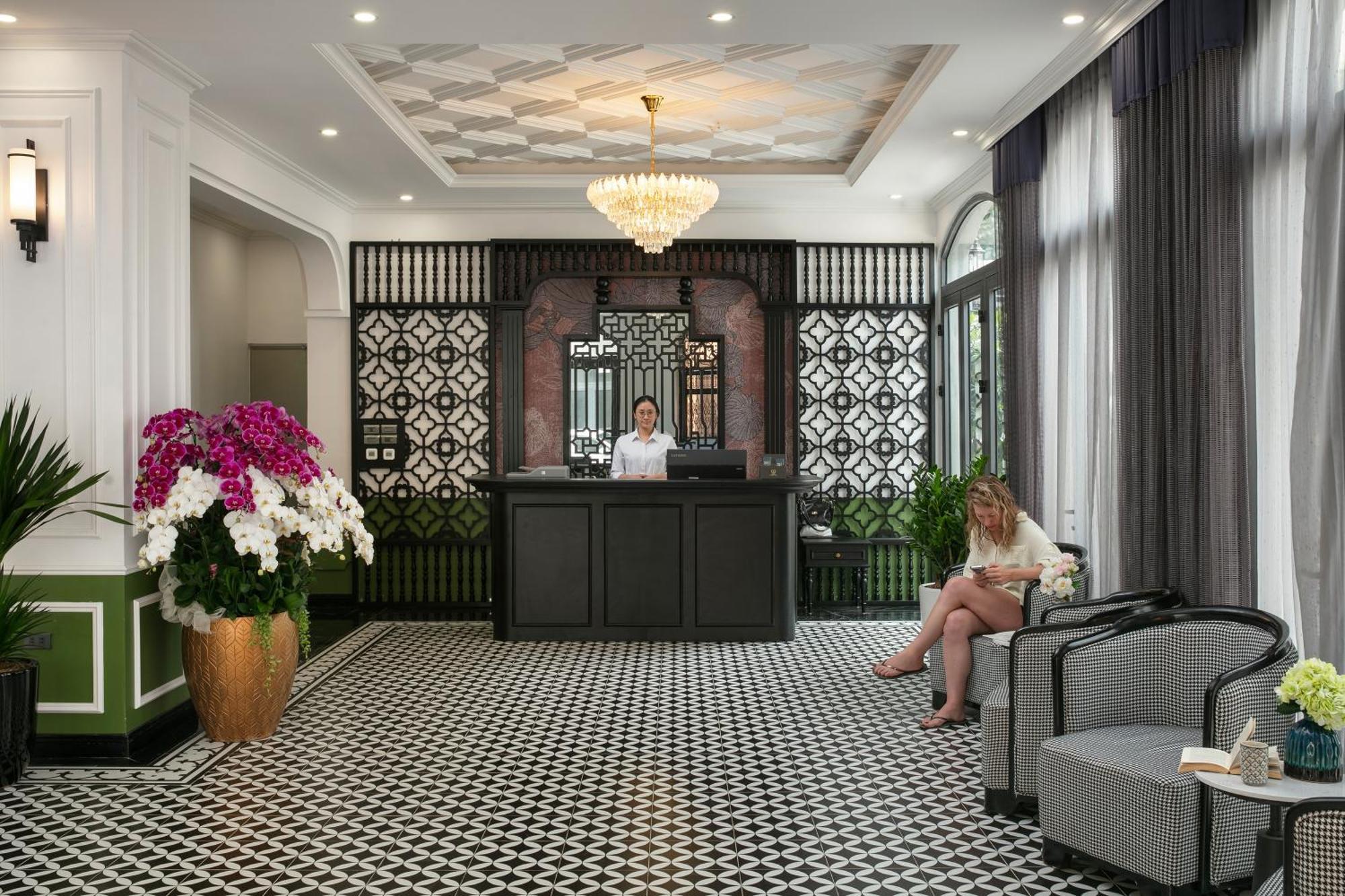 Elegant Boutique Hotel Ha Long Exterior photo